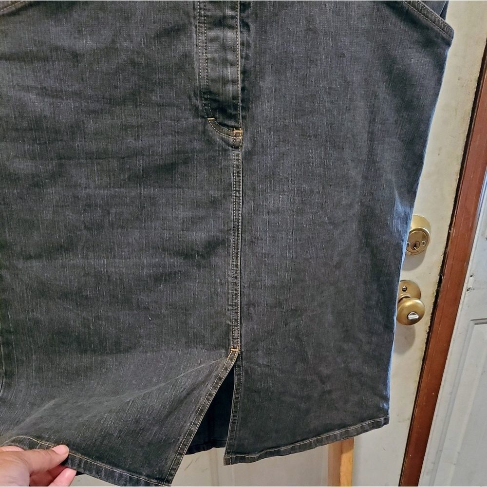 Ann Taylor Loft black jean skirt with front split - Picture 6 of 8